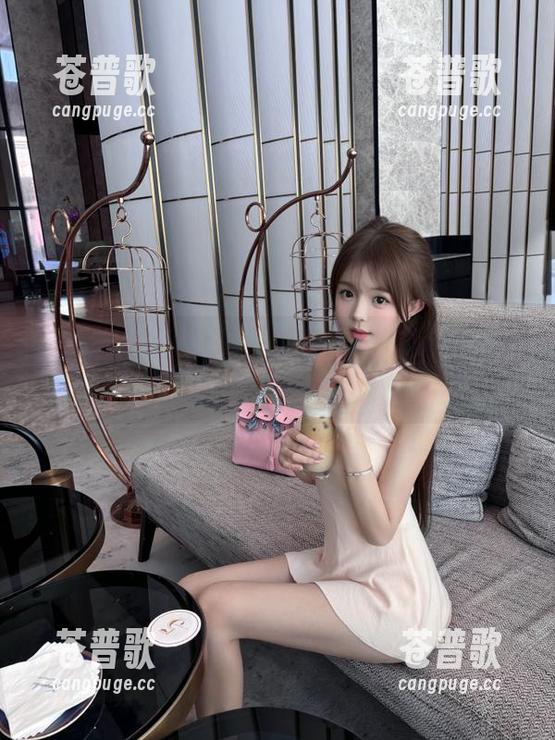 体验一波，17吃瓜中心网站带我进了个无尽的八卦漩涡。