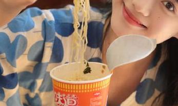 好戏上演！51吃瓜网黑料链接等你来探秘！