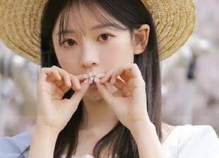 一边看黑料一边嗑瓜子，51热门大瓜APP绝对不能错过的享受！