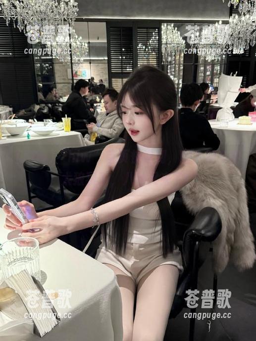 “hlw”首页快递到，因为朋友圈太狼狈了，八卦又来了！