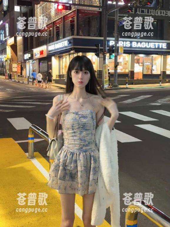 hlw首页的情况，我只能说这年头应该妥妥出本小说了！