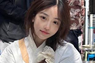 九一吃瓜群众下载，带你玩转网红瓜扶摇直上！