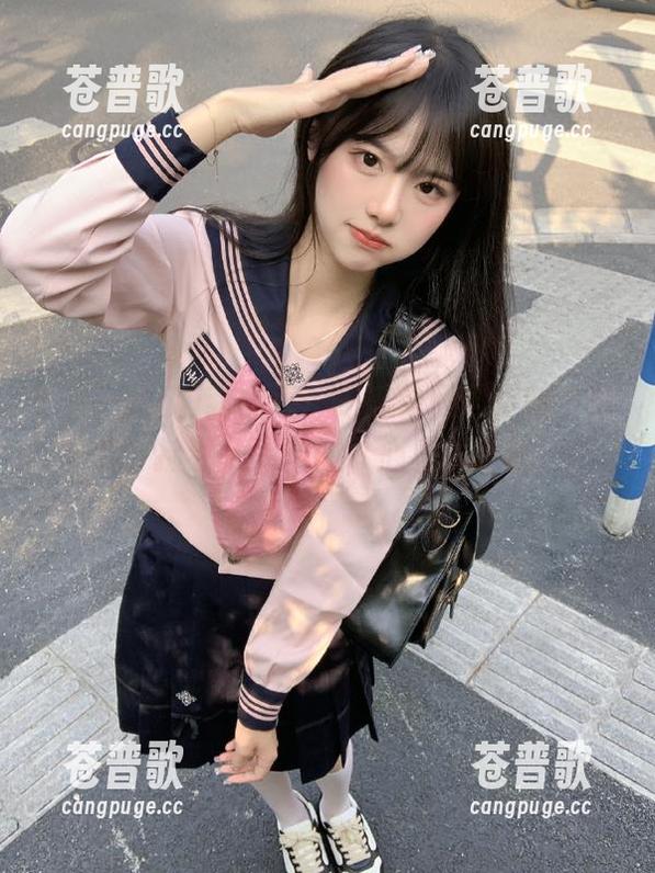 我在五一吃瓜官网网页版“免费”捡到了大新闻，心里美滋滋！