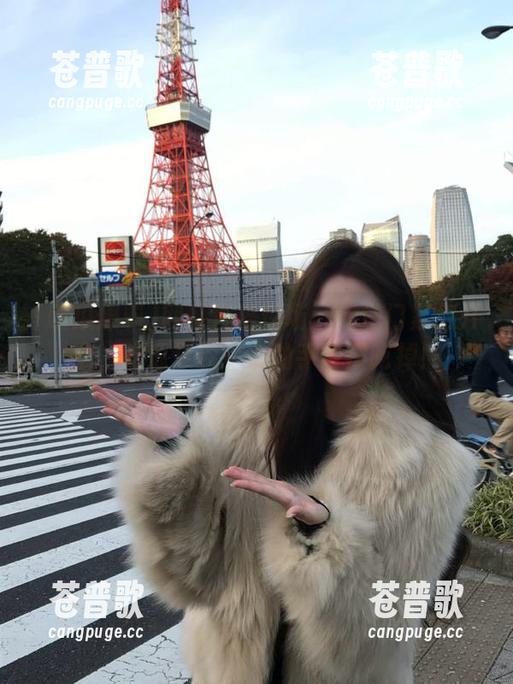 网红直播现场：传送门紧急开启，吃瓜爆料中小助手险被吃掉！