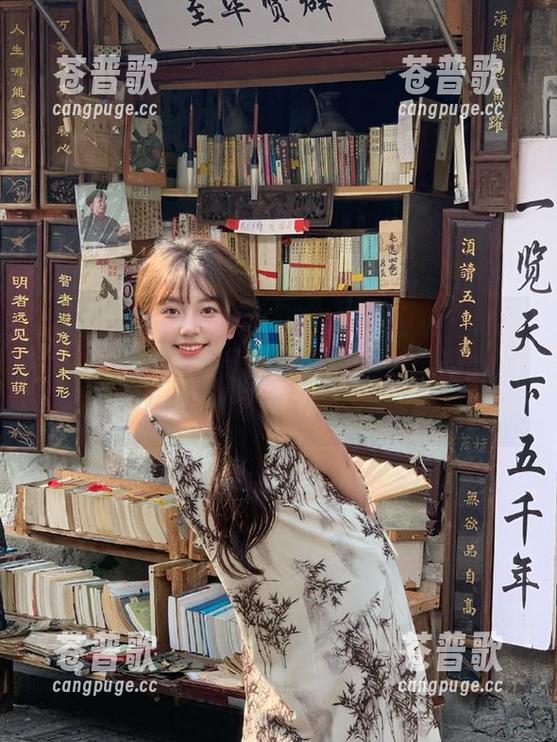 别人都进吃瓜网的免费吃瓜入口，我却在反思它是不是个黑洞，能不能把我全部吸走。
