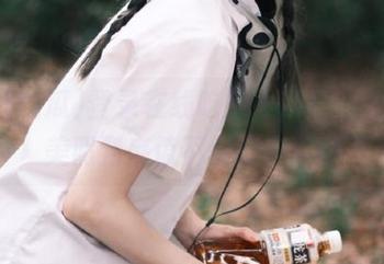 登录在线吃瓜，网红们的舔屏美照到底值不值得你买吗