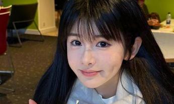 “在线吃瓜网51”的视频实在看得我眼花，瓜里夹着金针菇吗？