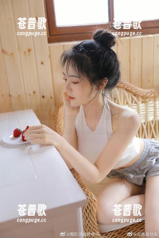 海角吃瓜官网今天也疯魔，黑料与洋的奇妙结合，满屏都是未知！