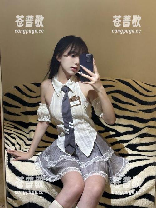 在tt黑料不打烊官网，别忘了点根冰淇淋，这瓜可得慢慢品啊！