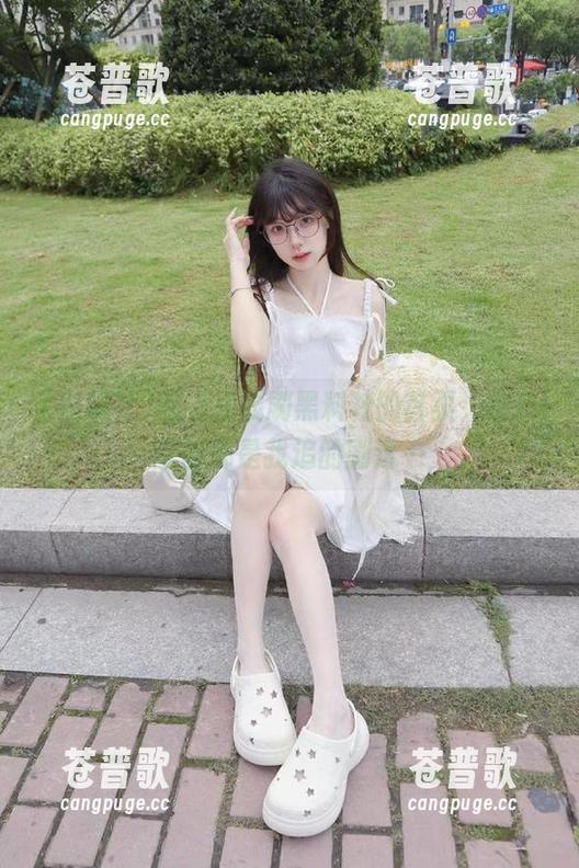 晚上在线刷黑料社的首页，结果全部都是我追的剧透…