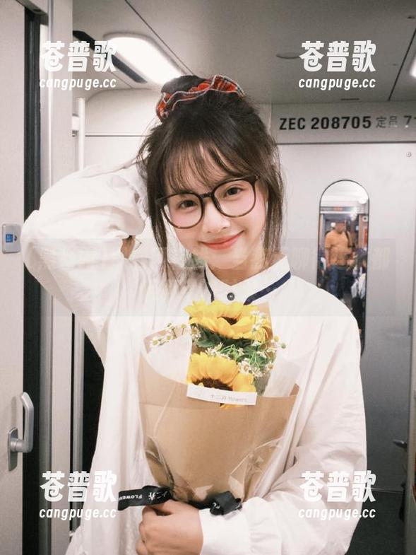 黑料网 黑料网在线:当我无聊得连水都懒得喝的时候…